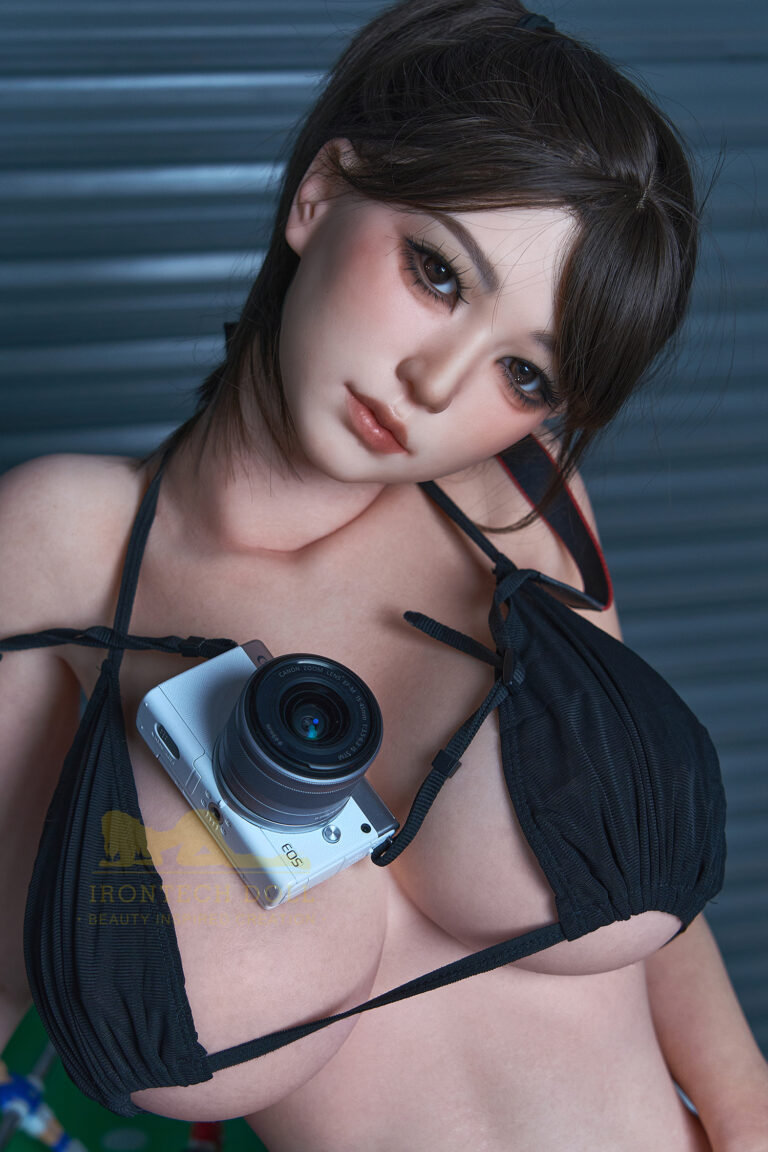 Búp bê tình dục full silicone ngực khủng Irontech Doll Kazumi 1m58 trẻ trung năng động
