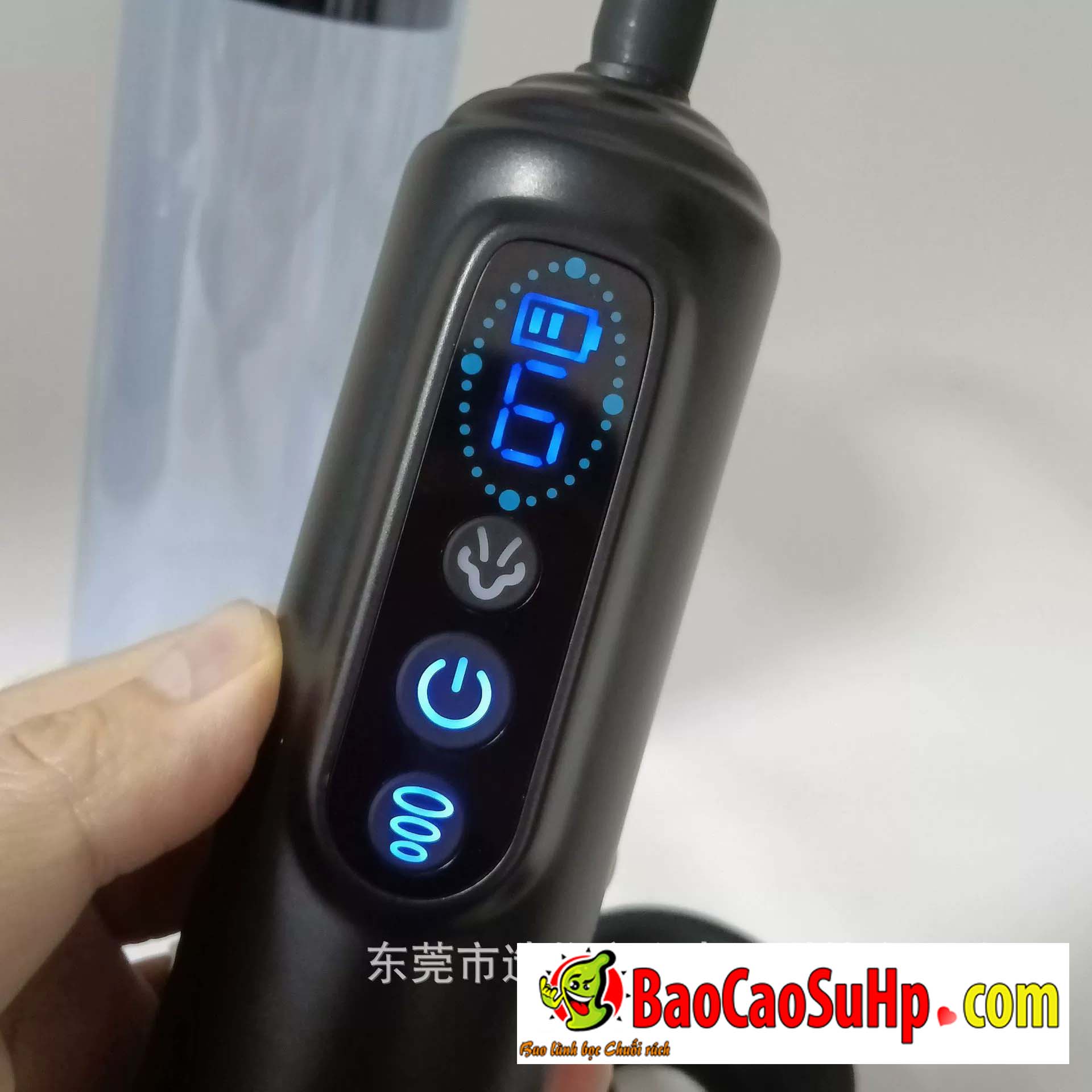 Máy tập luyện làm to cậu bé hút chân không Black Rennes hỗ trợ cương to dài hơn.